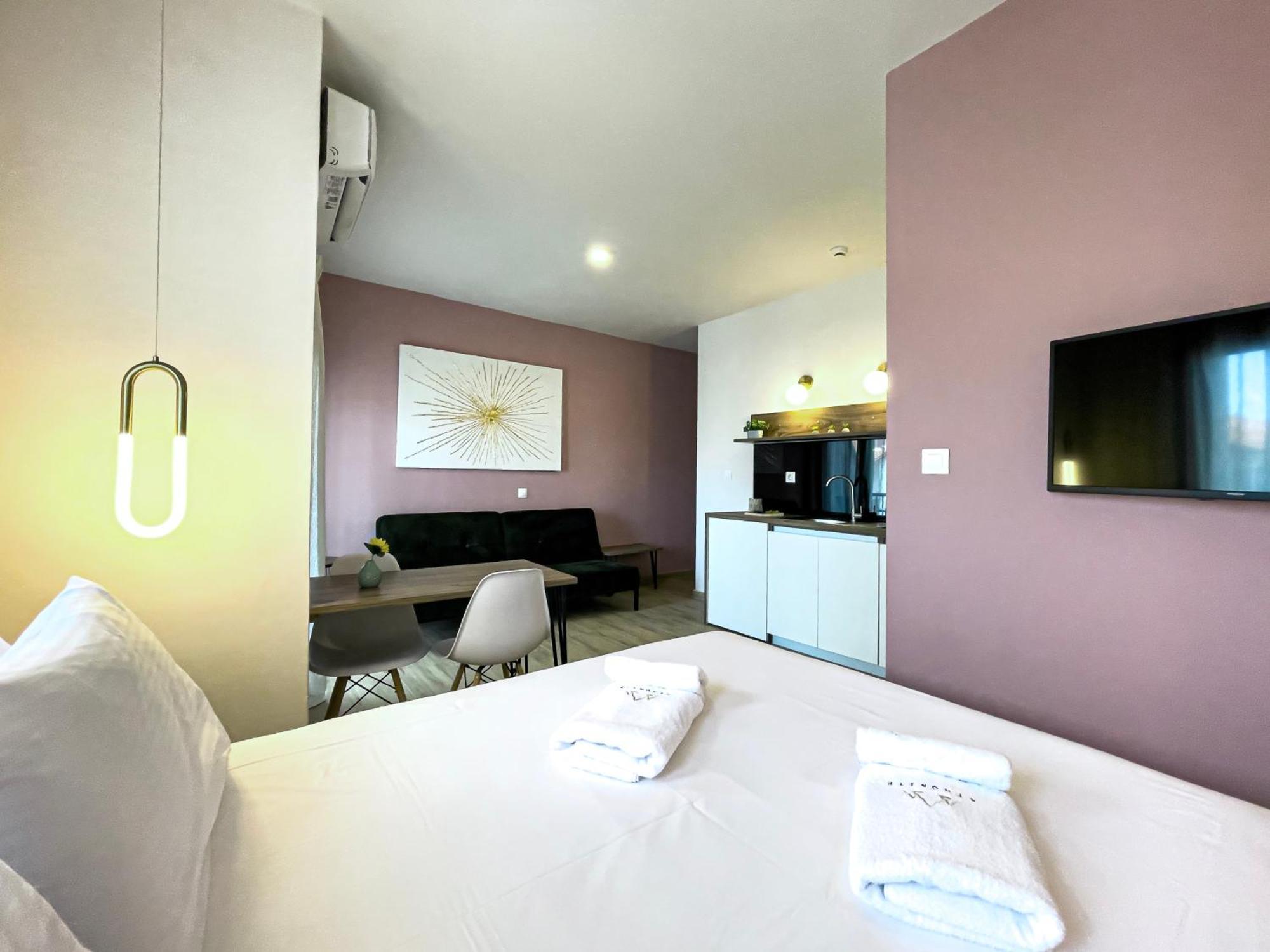 Athonite All Seasons Luxury Suites Ierissos Exterior foto